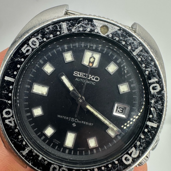 Seiko Black and Silver Diver's Watch - Picture 8 of 8